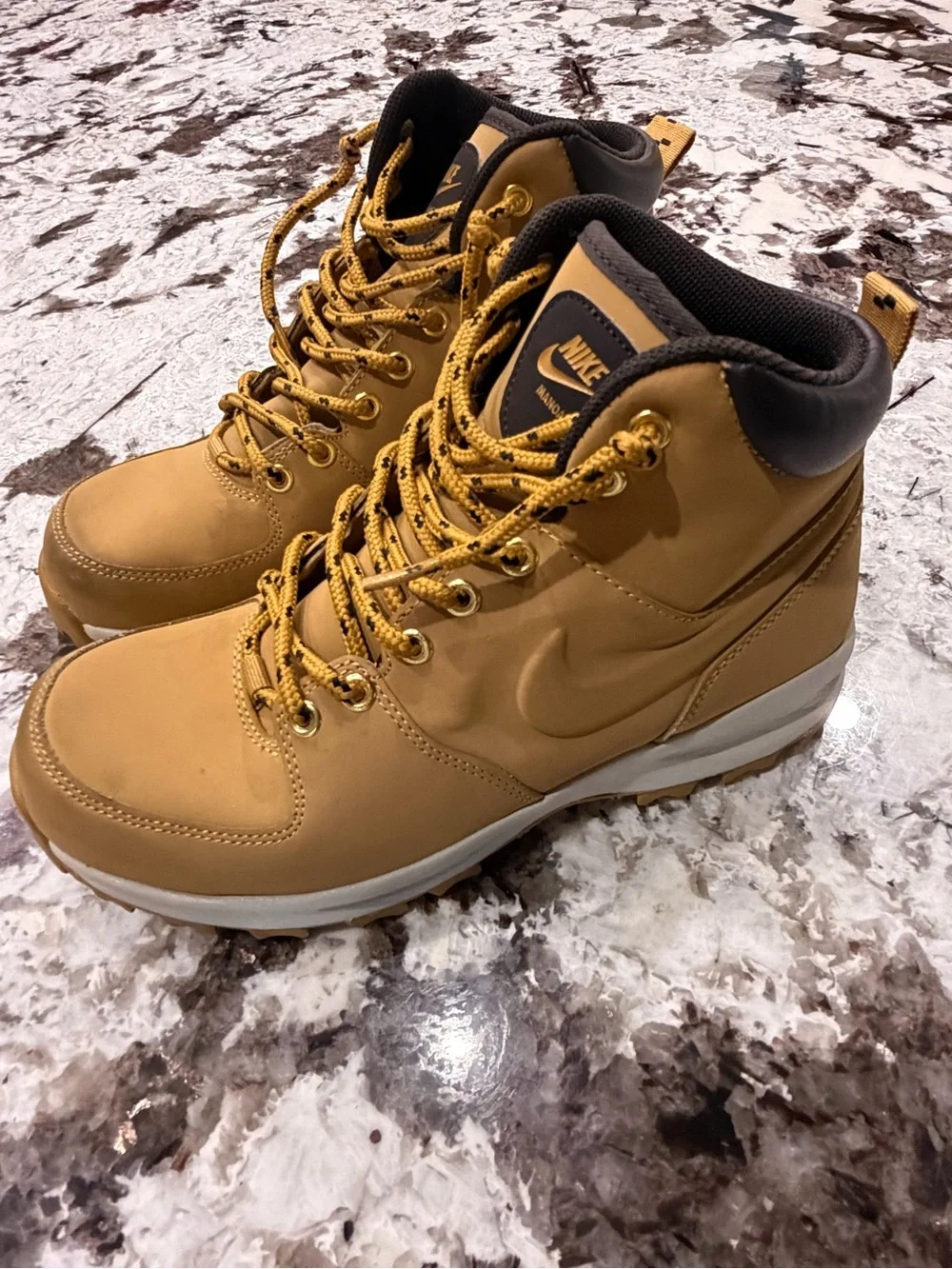 Nike Manoa   Mid-Top Outdoor Boots